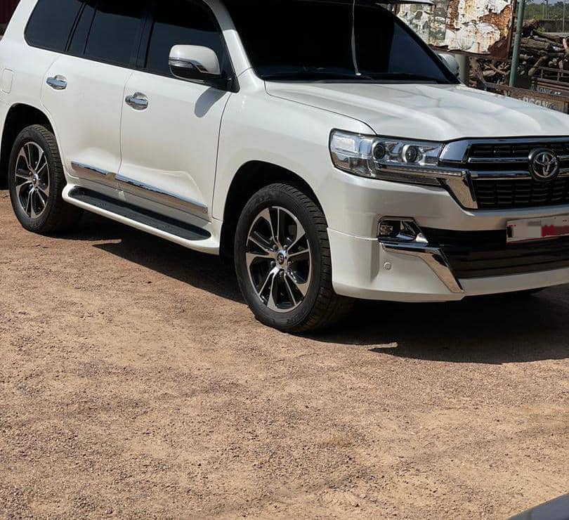 Toyota Land Cruiser V8 - Twatum